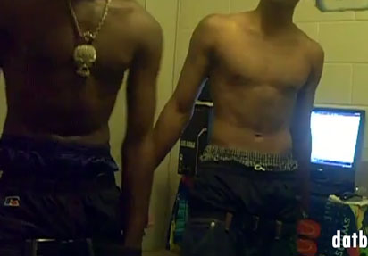 2 sexy saggers