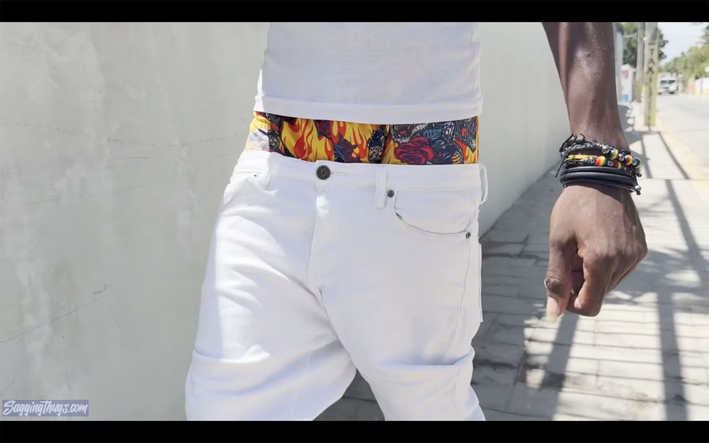 Street sag - Image 2