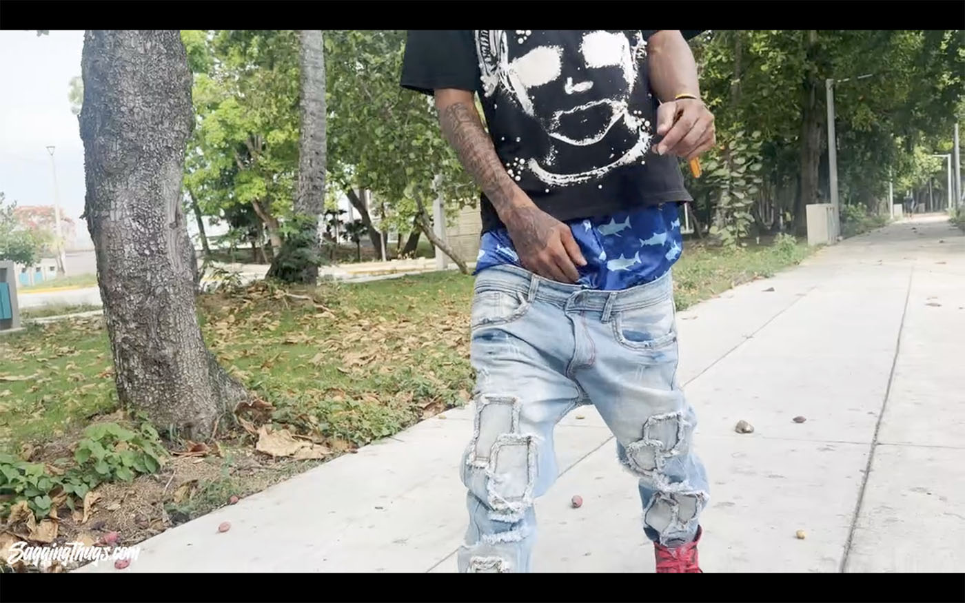Thugandres satin sag - Image 3