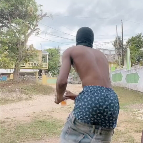 Huge boxers sag